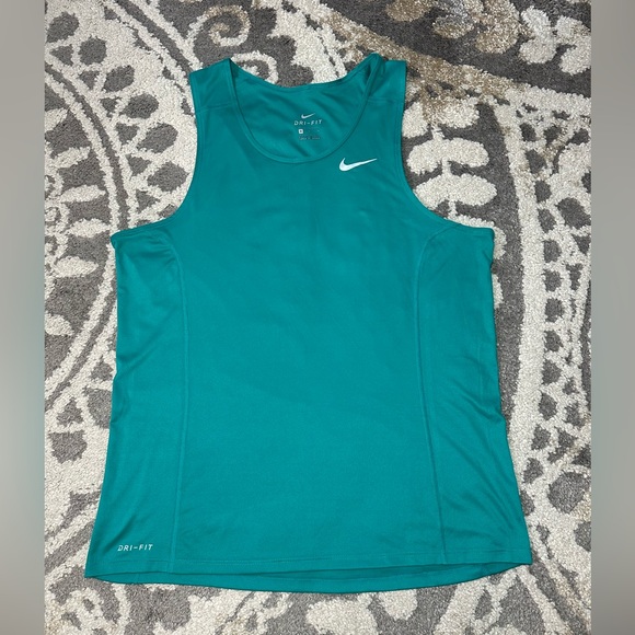 Nike Dry Fit T-Shirt Women Green Medium Short Sleeve Used Reflective Logo - Picture 1 of 10